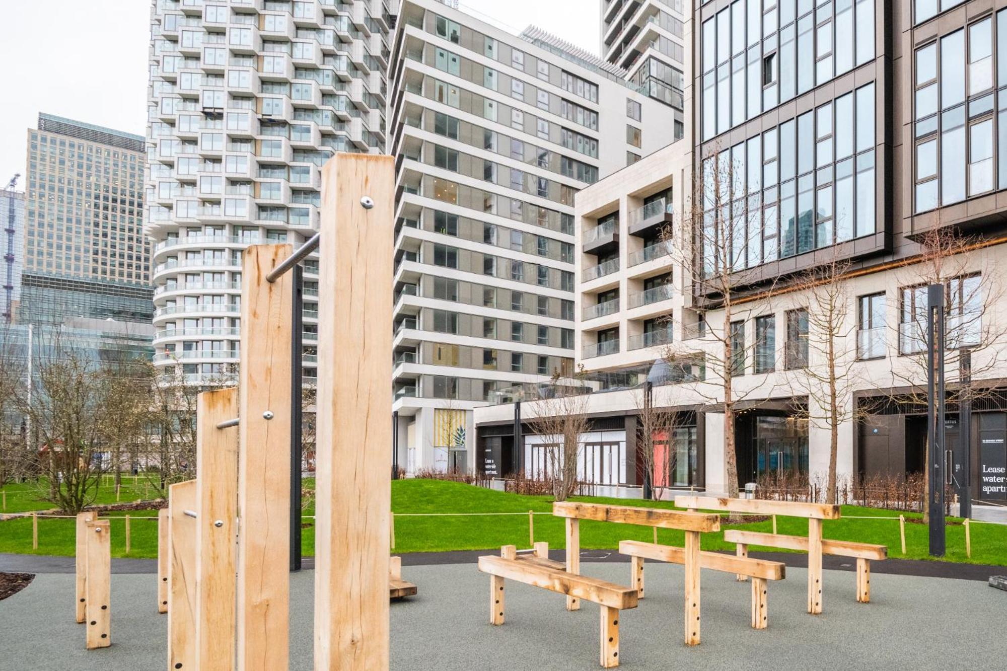 Elegant And Modern Apartments In Canary Wharf Right Next To Thames ลอนดอน ภายนอก รูปภาพ