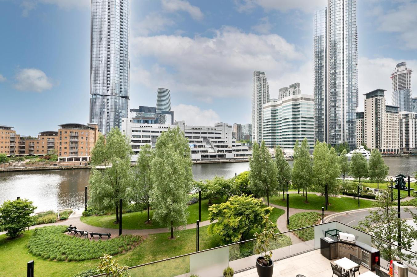 Elegant And Modern Apartments In Canary Wharf Right Next To Thames ลอนดอน ภายนอก รูปภาพ