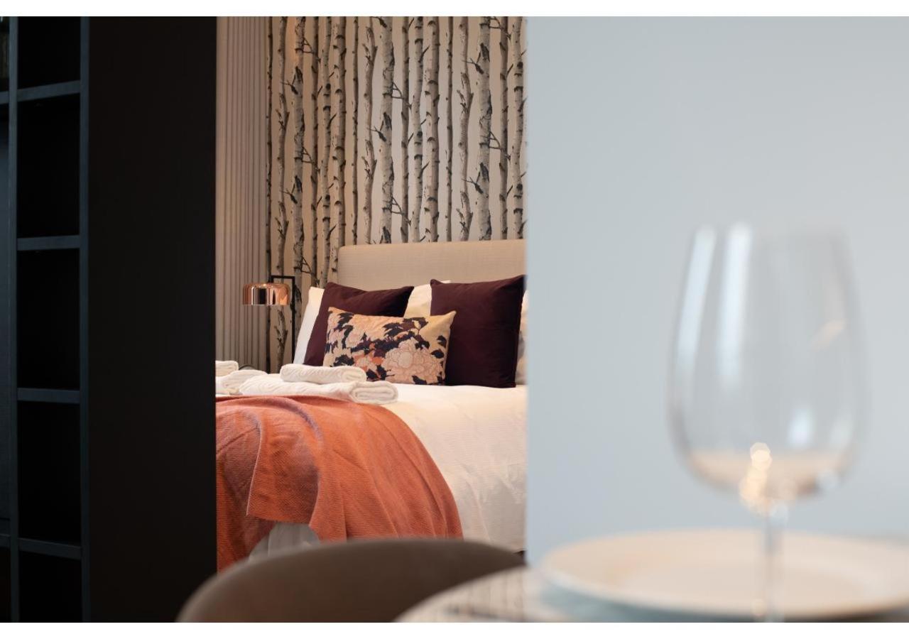Elegant And Modern Apartments In Canary Wharf Right Next To Thames ลอนดอน ภายนอก รูปภาพ